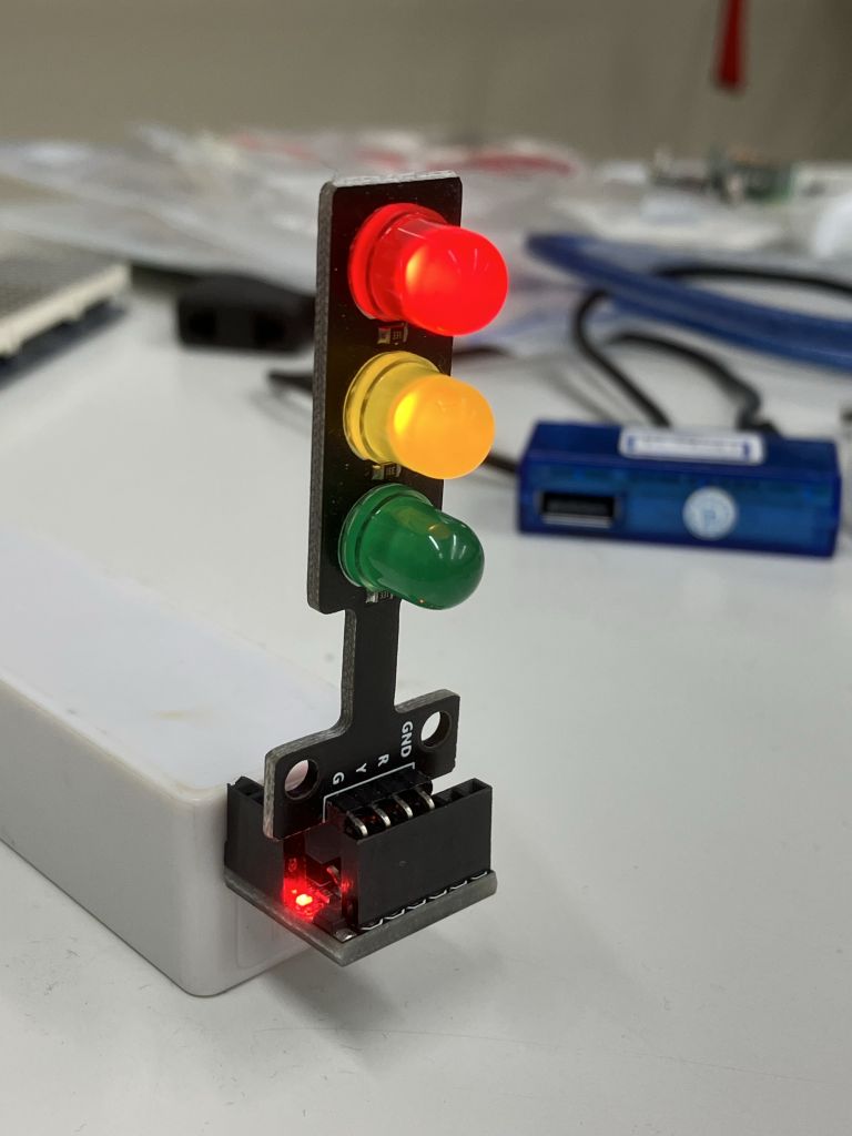 digispark-5-traffic-light-arduino-esp8266